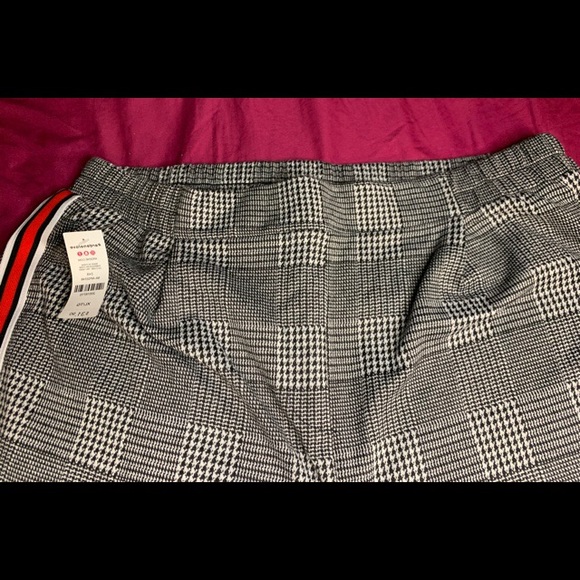 Stretchy Plaid Dress Pants - Picture 3 of 4